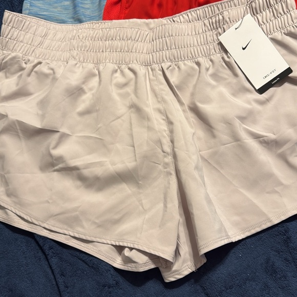 Nike Women's Athletic Shorts XL - Red, Blue, Cream NEW 3 Pairs - Picture 3 of 6